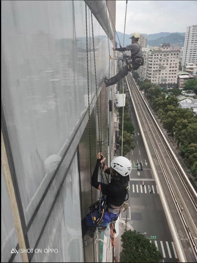 專業外牆施工｜新北外牆/玻璃惟幕清洗｜鼎豐外牆修繕