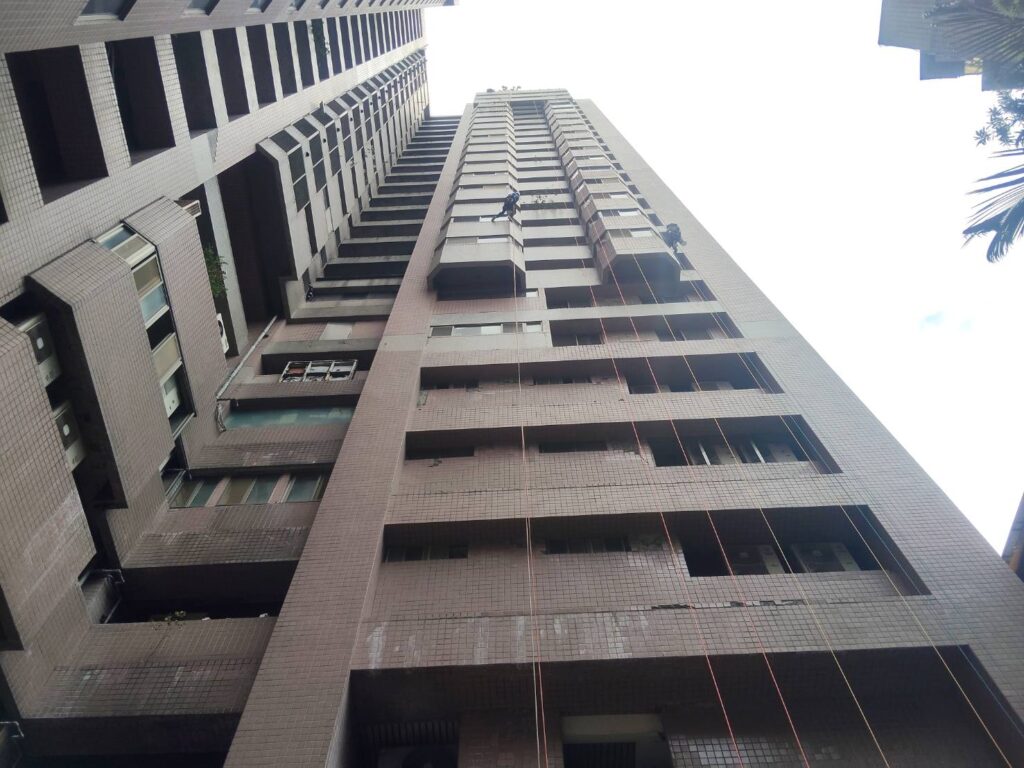 鼎豐高空外牆修繕專家｜高雄外牆健檢，為您的建築把脈診斷-3