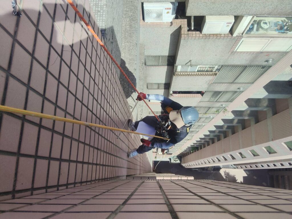 鼎豐高空外牆修繕專家｜高雄外牆健檢，為您的建築把脈診斷-4
