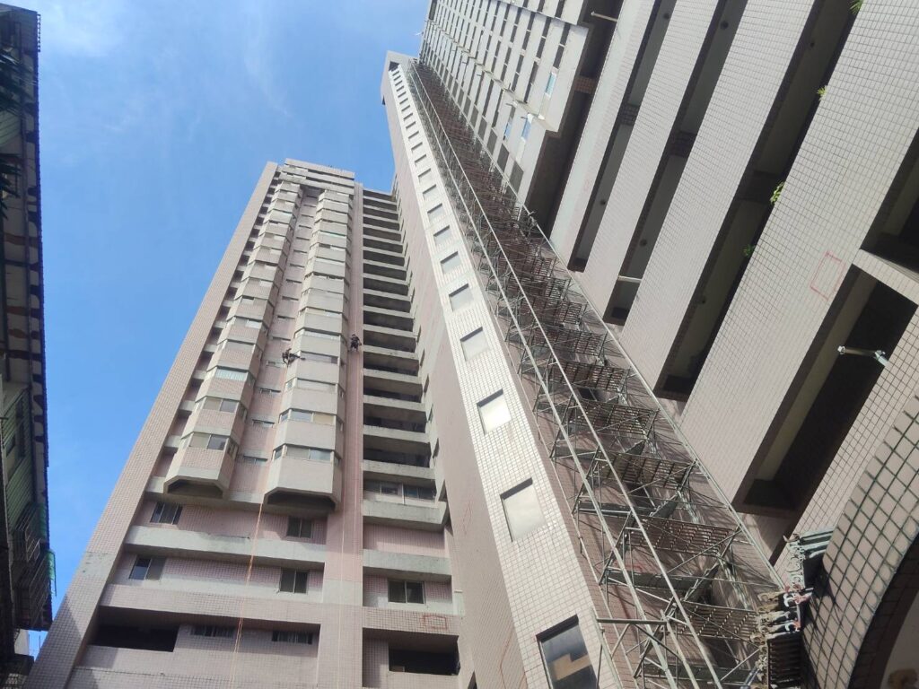 鼎豐高空外牆修繕專家｜高雄外牆健檢，為您的建築把脈診斷-5