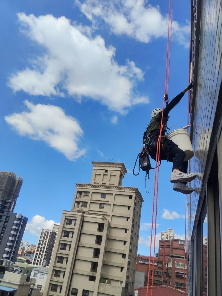 大樓外牆防水：鼎豐高空外牆修繕專家，杜絕滲漏，守護家園-5