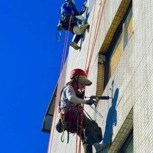 外牆修繕｜外牆髒污？磁磚鬆動？縫隙滲水？一次幫你處理！-2