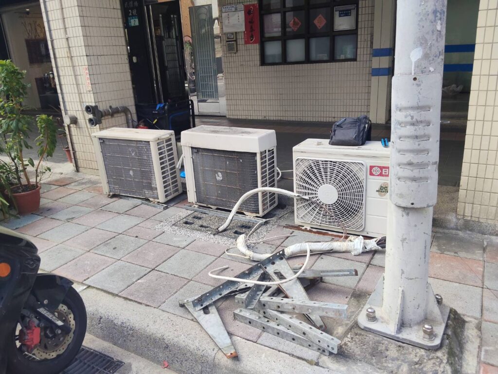 外牆施工|申請路權→吊車進場→專人指揮動線→高處室外機拆除-1