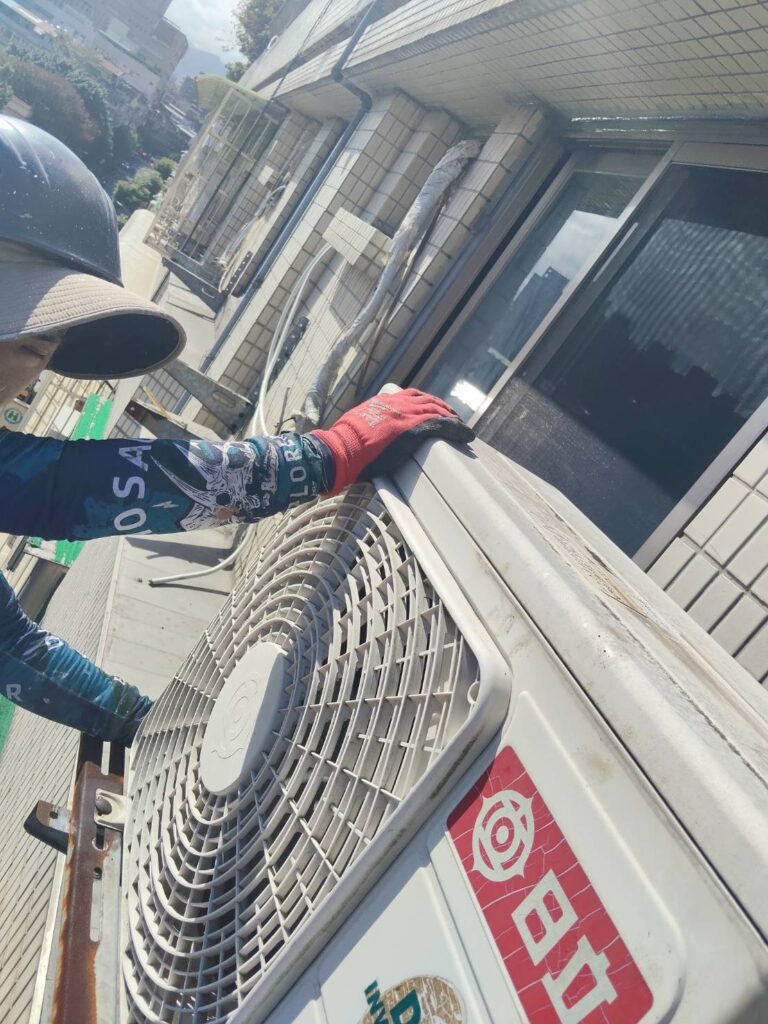 外牆施工|申請路權→吊車進場→專人指揮動線→高處室外機拆除-2