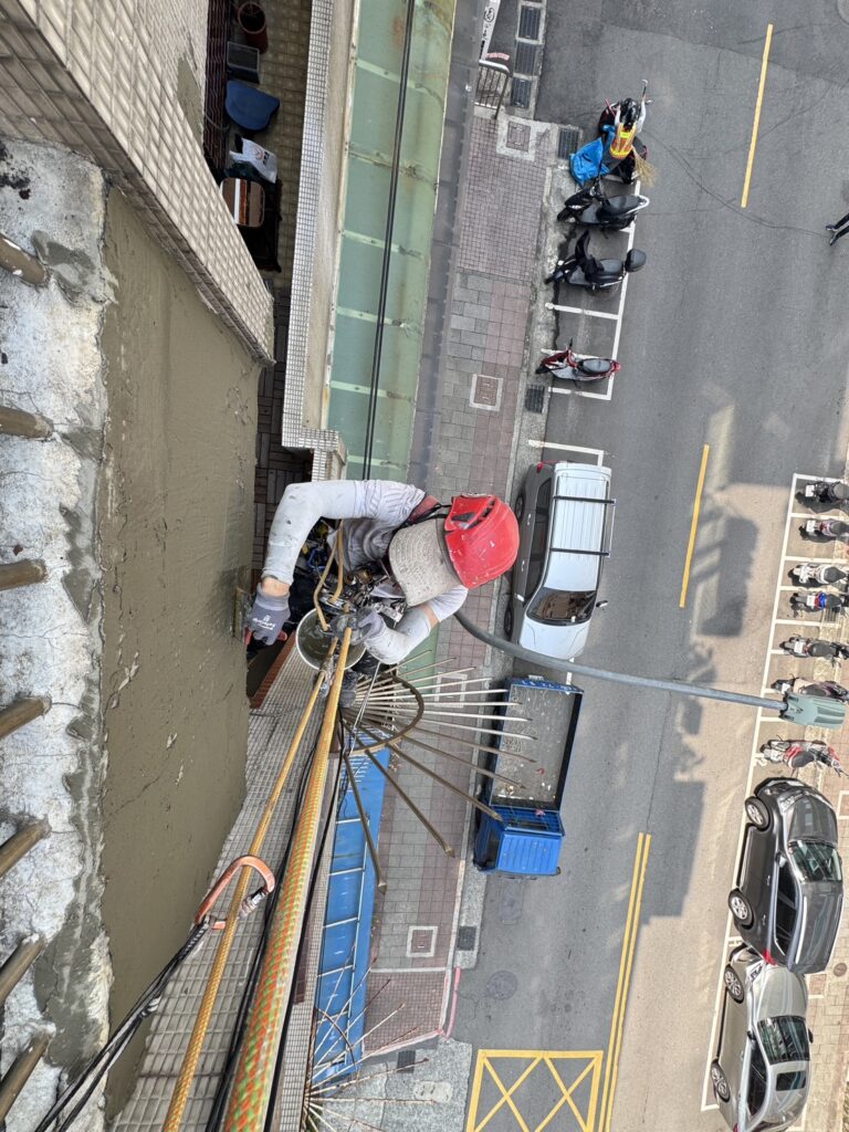 外牆修繕｜蜘蛛人高空作業｜鳥松區外牆急修案例-4