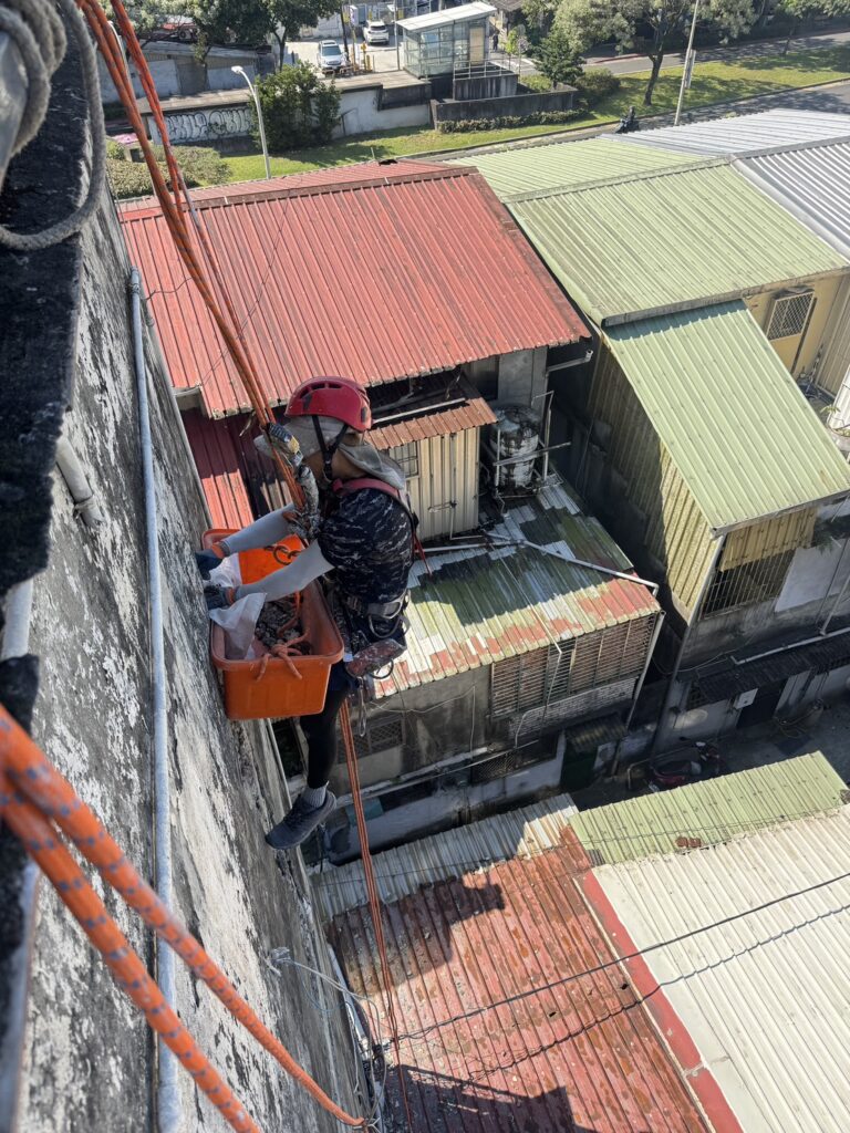外牆修繕｜台南東區｜3+4樓 老宅穿鐵衣案例分享-1