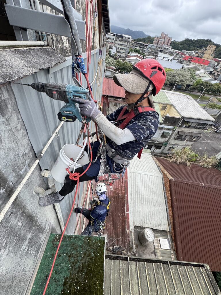 外牆修繕｜台南東區｜3+4樓 老宅穿鐵衣案例分享